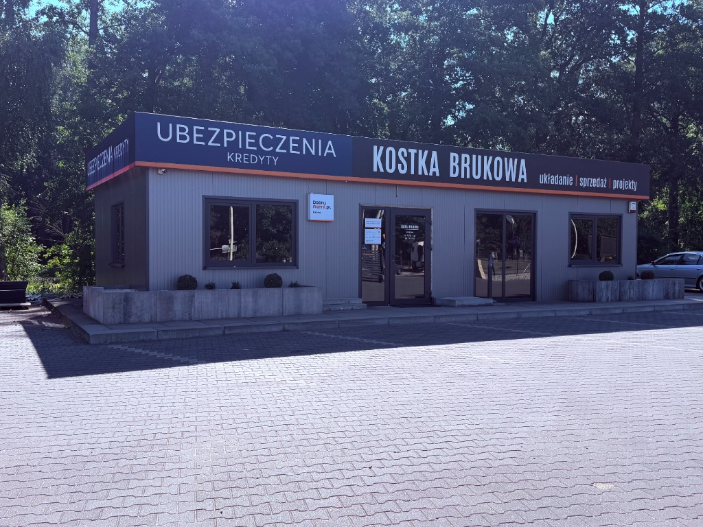 Siedziba KMG Ubezpieczenia w Ujeździe – budynek agencji